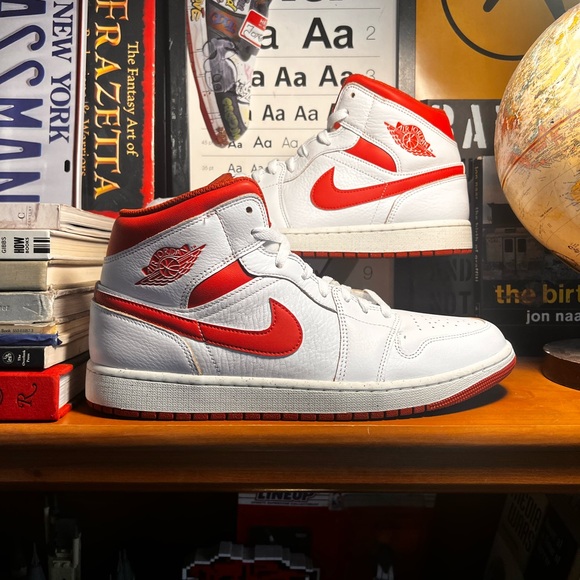 NIKE || AIR JORDAN RETRO 1 MID || SZ12 - Picture 10 of 10